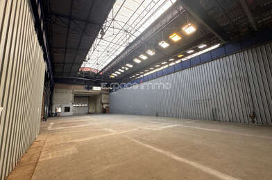 Commerce 3 pièces 2400 €