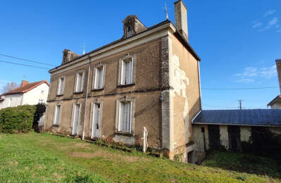 Maison ancienne à rénover de 131 m² avec grand terrain à Naintré - Réf 11901 — photo du bien