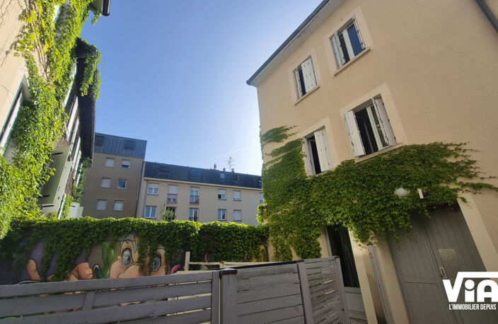 Centre ville, immeuble avec 13 appartements — photo 2
