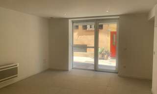 Commerce 1 Pièce 31 m² à louer à Solliès-Toucas (83210)