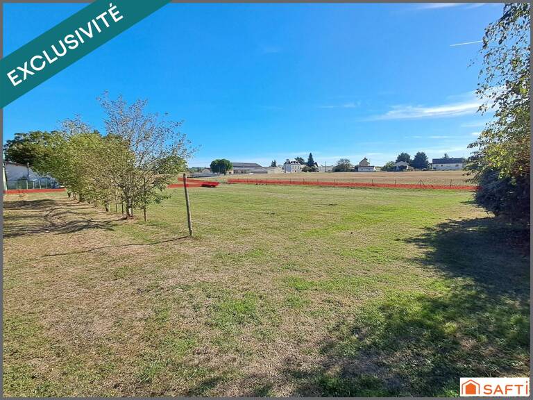 Terrain constructible hors lotissement à Jaunay-Marigny — photo 1
