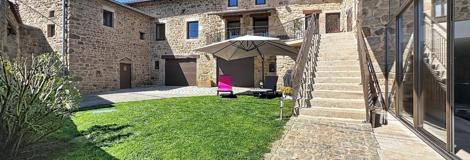 Maison 7 Pièces 234 m² à vendre à Maclas (42520)