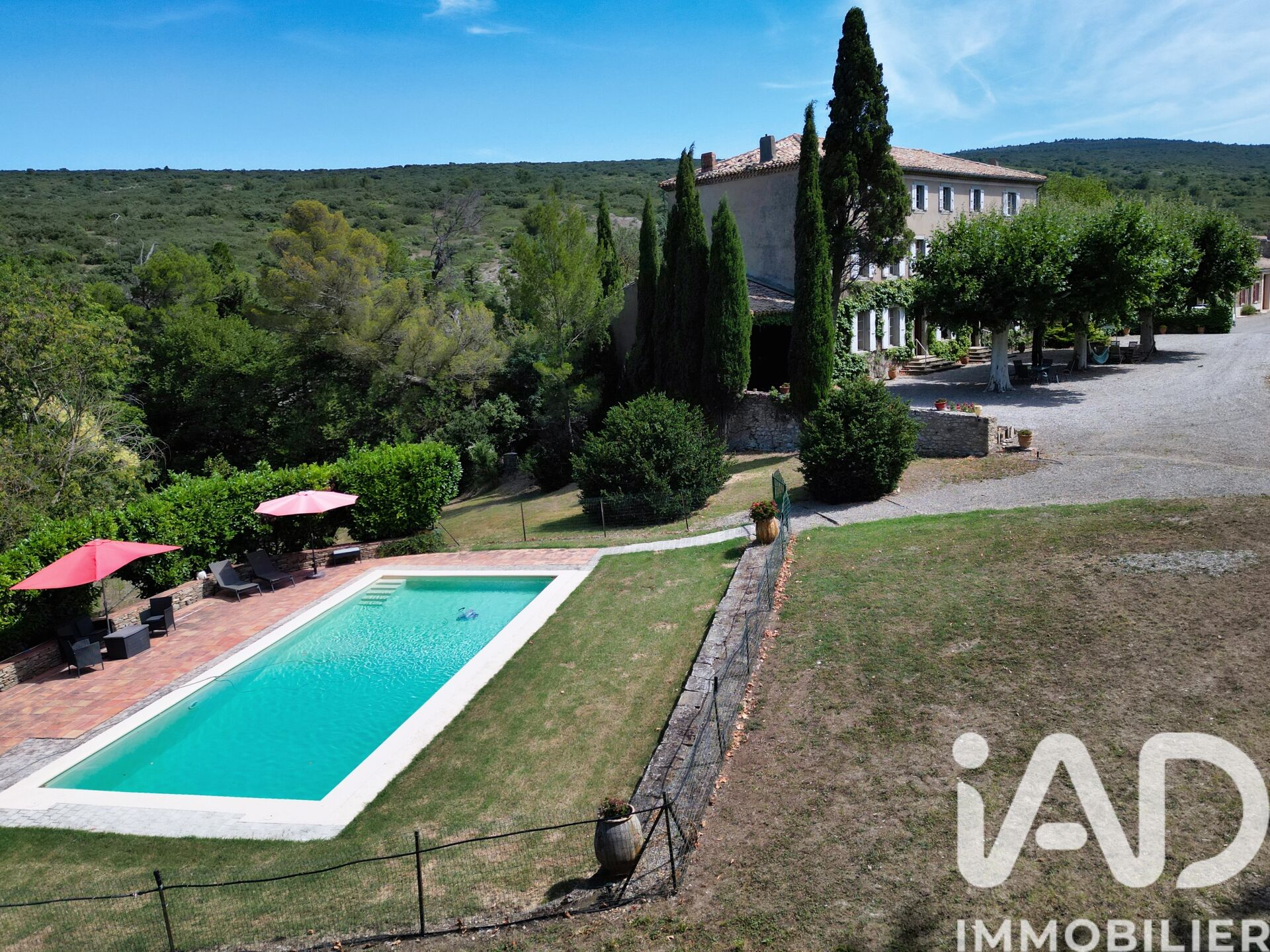 Monze - 845m² - 30p. - 22ch.