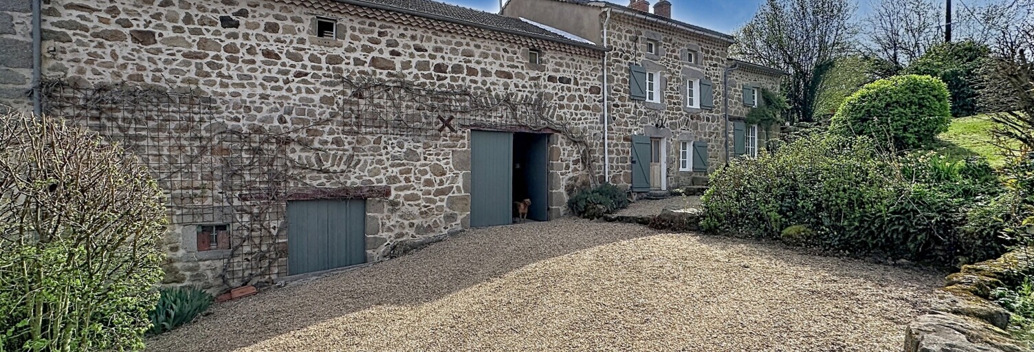 Maison 5 Pièces 121 m² à vendre à Auzelles (63590)