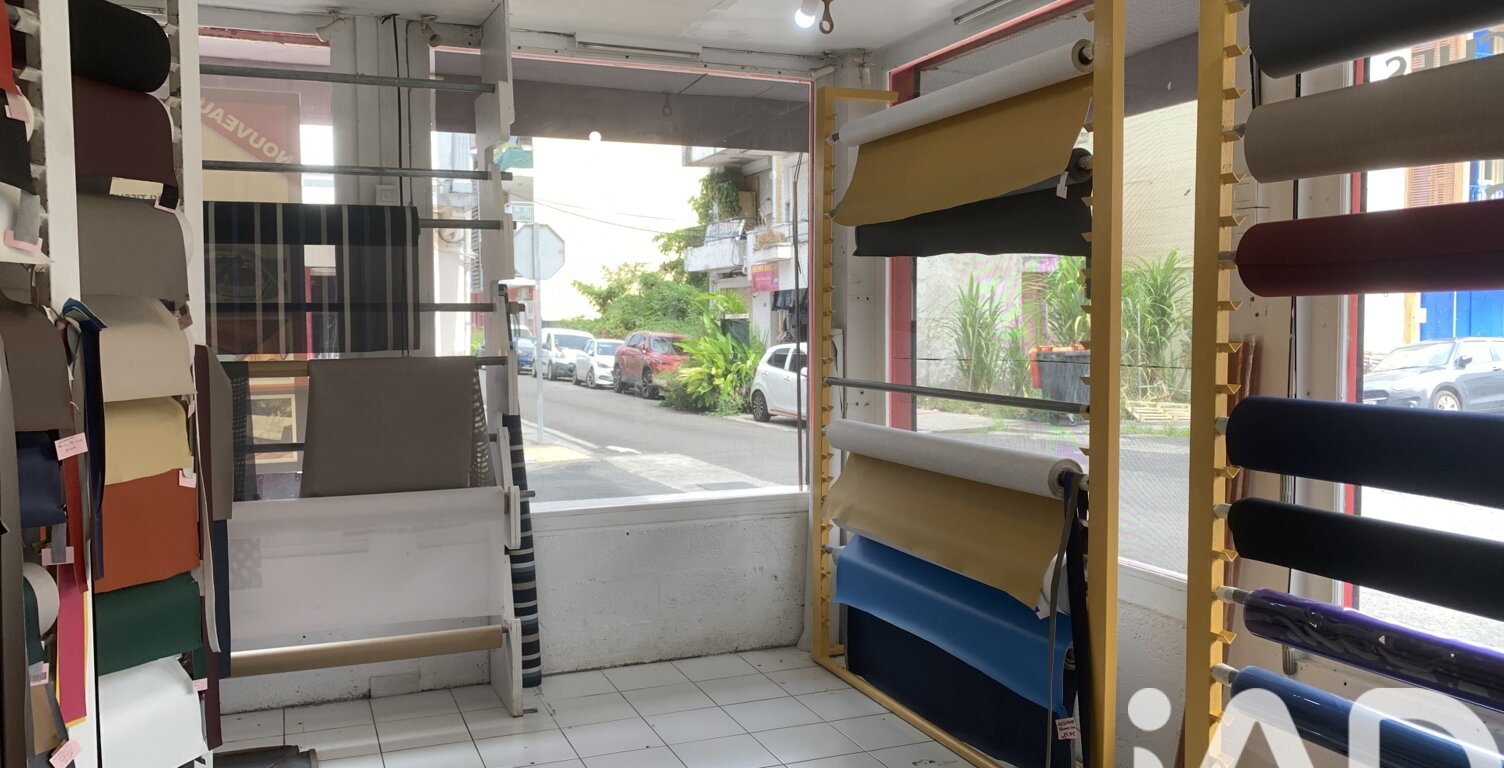 Vente Boutique/Local commercial 107 m&sup2; — photo 1