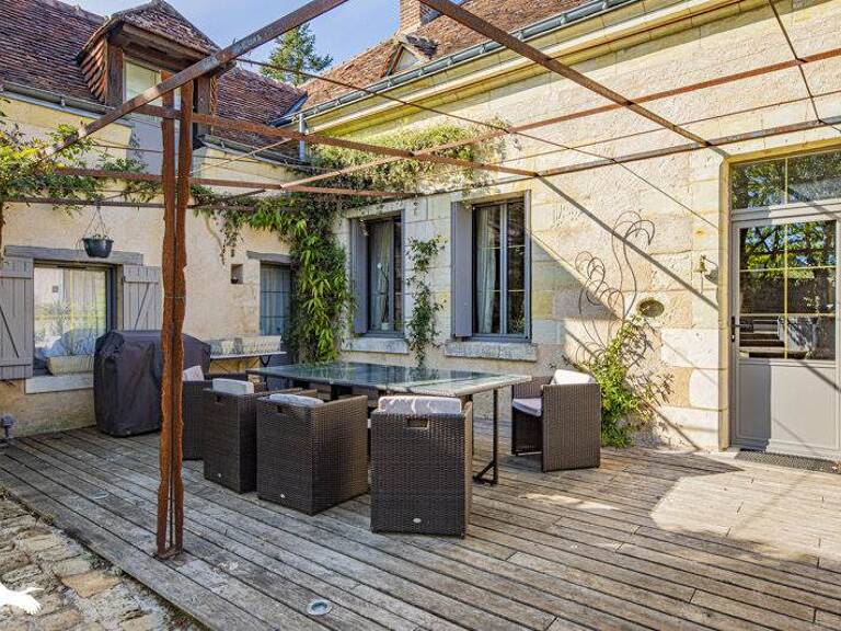 Maison en pierre de 7 pièces principales — photo 1