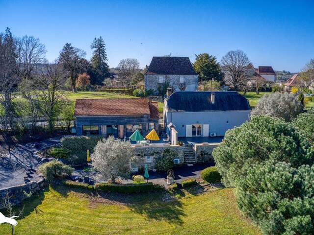 Maison de bourg de 6 pièces principales — photo du bien