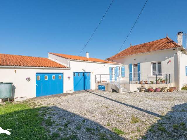 Maison de bourg de 4 pièces principales — photo du bien