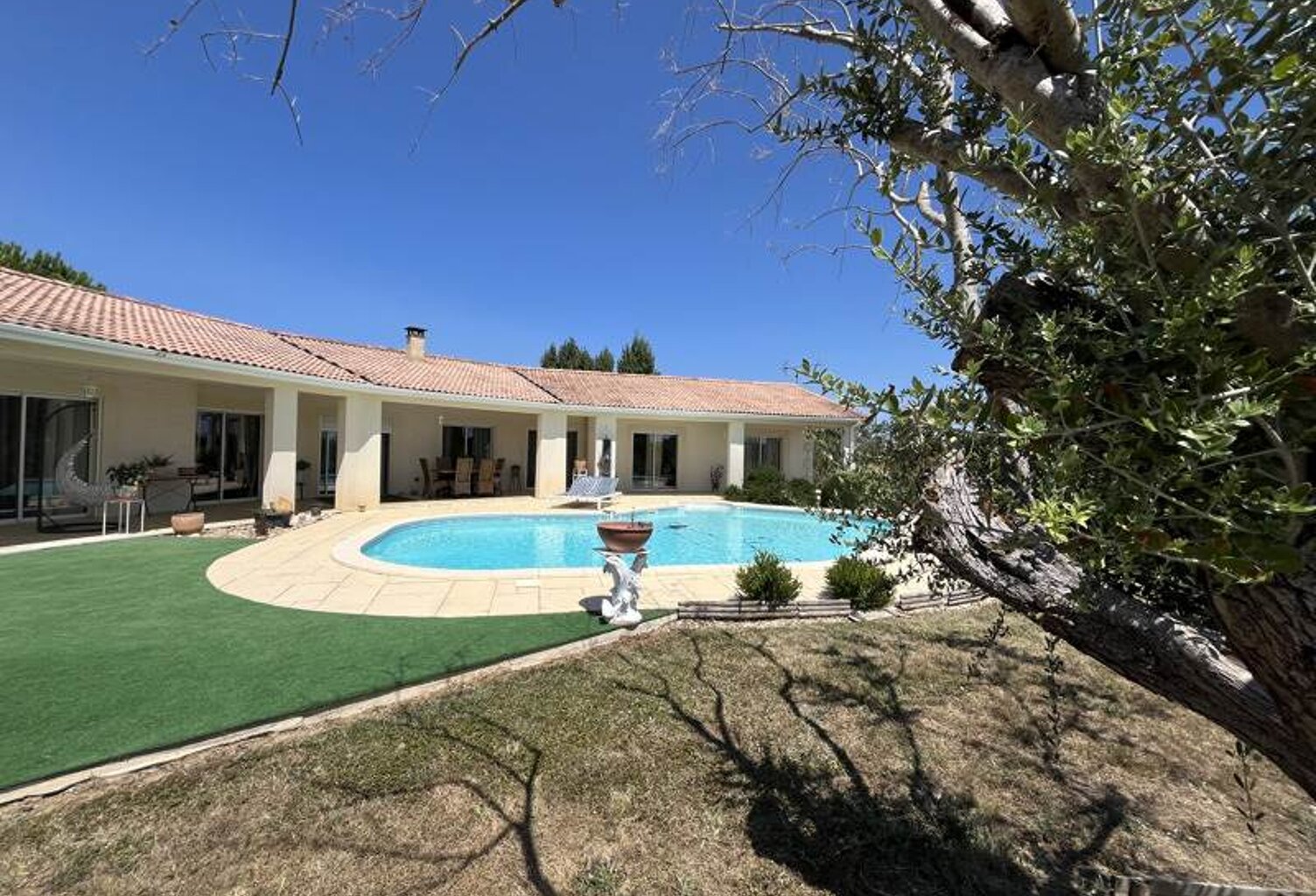 Villa de 5 pièces principales — photo 1