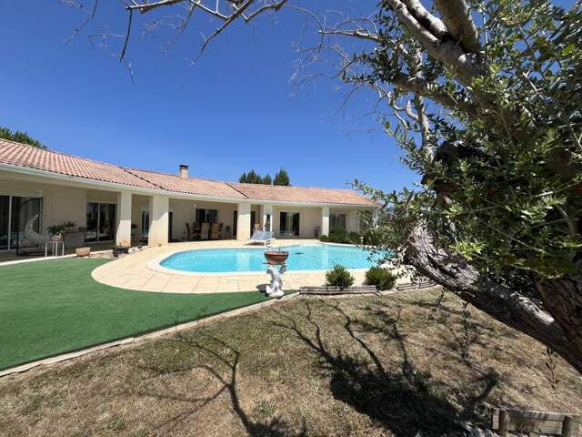 Villa de 5 pièces principales — photo du bien