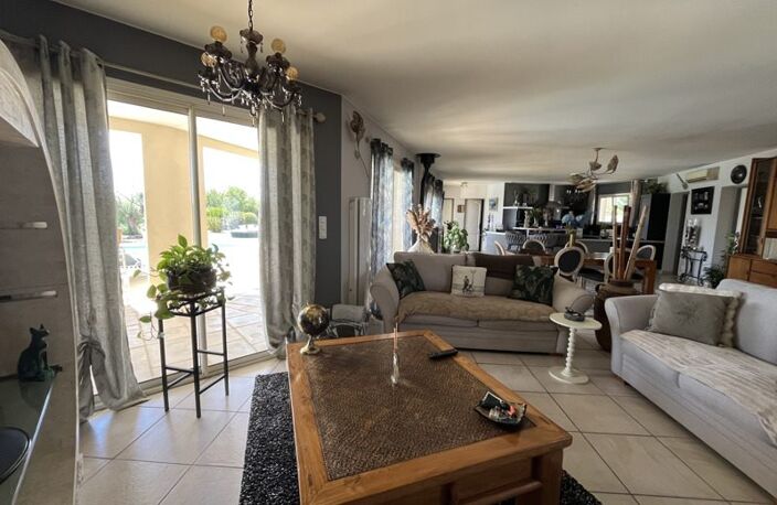 Villa de 5 pièces principales — photo 2