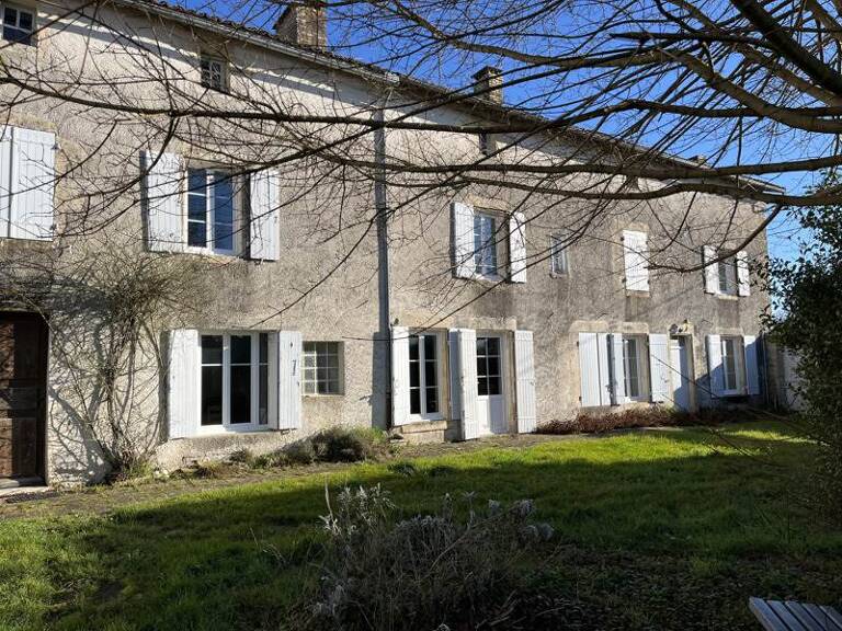 Maison de bourg de 9 pièces principales — photo 1