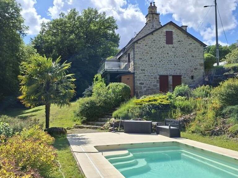 Maison en pierre de 6 pièces principales — photo 1
