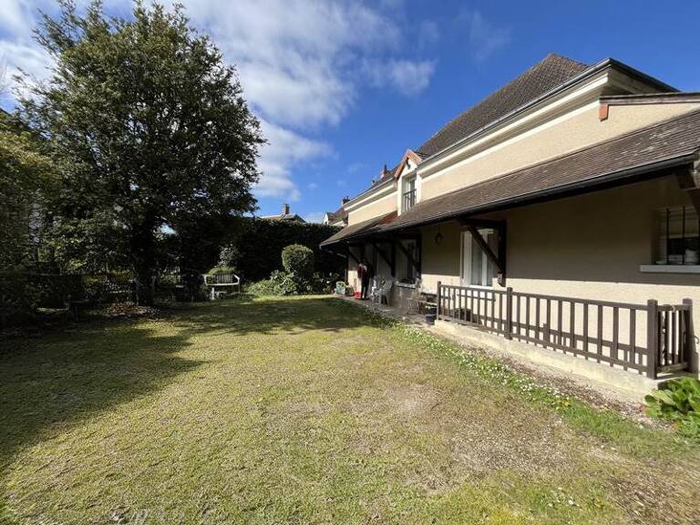 Maison de bourg de 7 pièces principales — photo 1