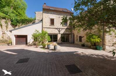 Maison en pierre de 8 pièces principales — photo du bien