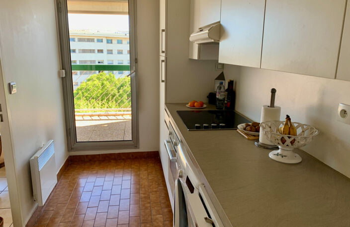 GRAND T/2  AVEC TERRASSE VUE MER 13008 — photo 4