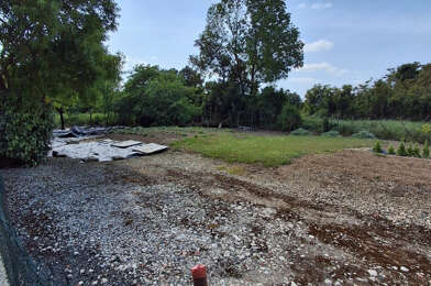 Terrain  121900 €