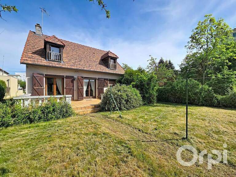 Maison À Vendre à Bellerive sur Allier — photo 1
