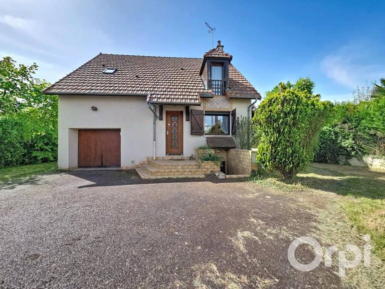 Maison À Vendre à Bellerive sur Allier — photo 1