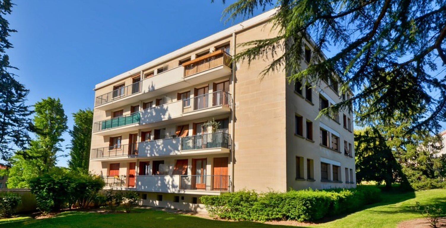 FRESNES - 3 PIECES - 61,38 m² - BALCON, CAVE ET BOX - RESIDENCE EN PIERRE DE TAILLE — photo 1