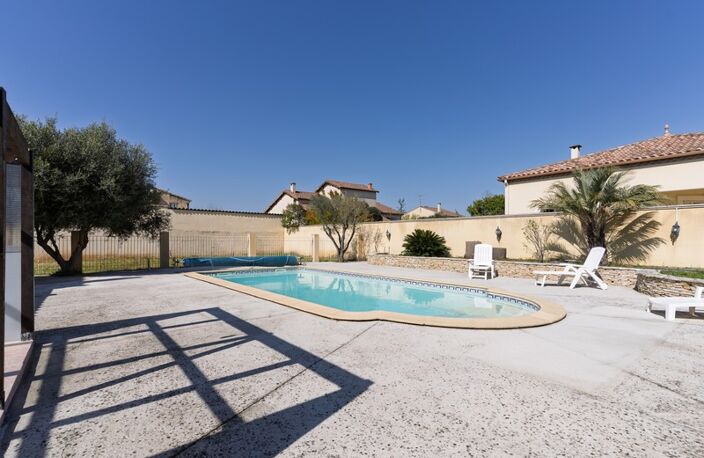 Maison 5 chambres avec piscine sur grand terrain de 1373m2 — photo 2