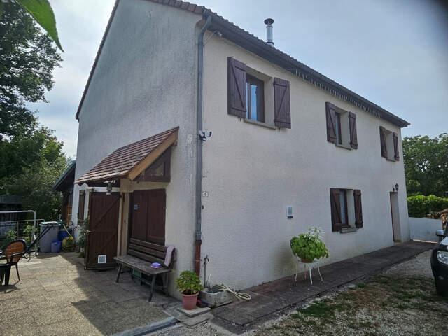 219 000, TROCHERES, Maison Indépendante de148 m2habitables sur Grand Terrain — photo du bien