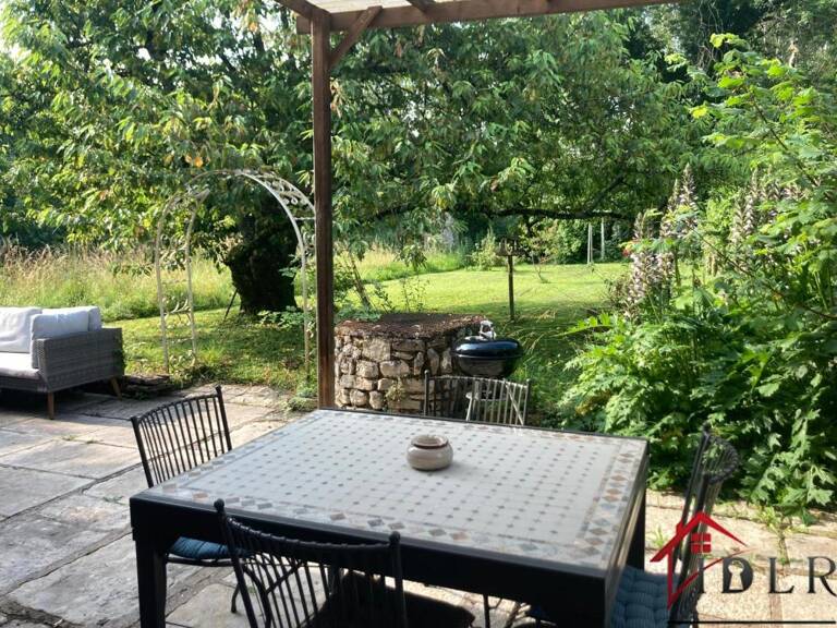 Maison familiale  avec terrain clos — photo 1