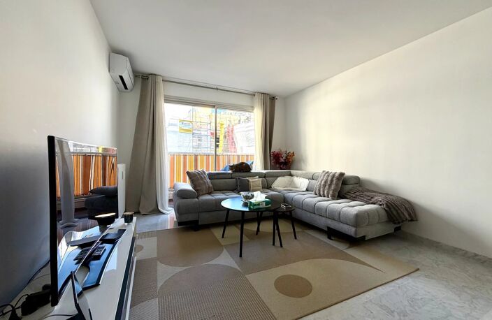 3 PIECES TRAVERSANT - BALCON - RUE DE FRANCE — photo 3