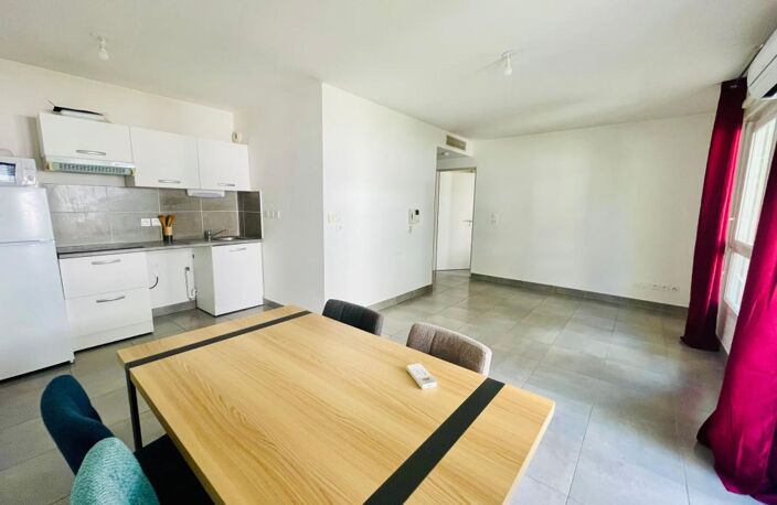 Appartement À Vendre à Castelnau — photo 2