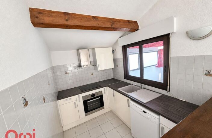 Agde Centre – T2 traversant de 37,30 m² avec loggia, dernier étage et faibles charges — photo 4