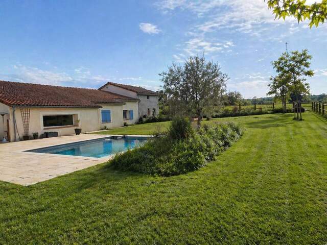 Maison À Vendre — photo du bien