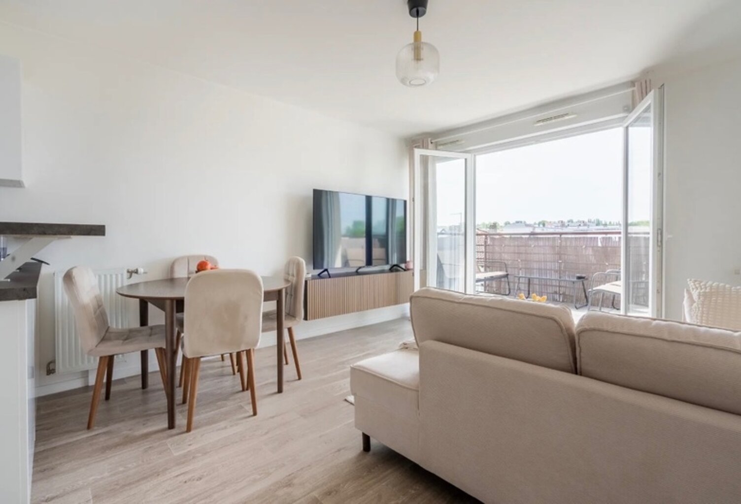 Appartement à vendre T 3 , 55 m2 a LIVRY GARGAN (93) — photo 1