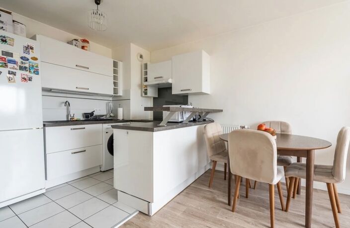 Appartement à vendre T 3 , 55 m2 a LIVRY GARGAN (93) — photo 4
