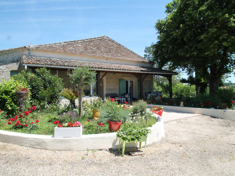 Maison en pierre 163 m² avec dépendances – Piscine- Vue dégagée – terrain 18 000m²- VIRAZEIL (47), à 5 min de Marmande — photo 1