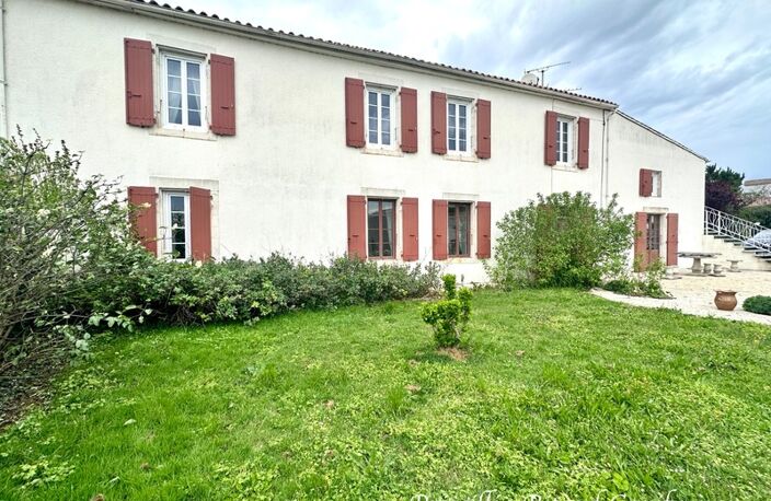Grande maison familiale avec dépendances et fort potentiel d'aménagement — photo 2