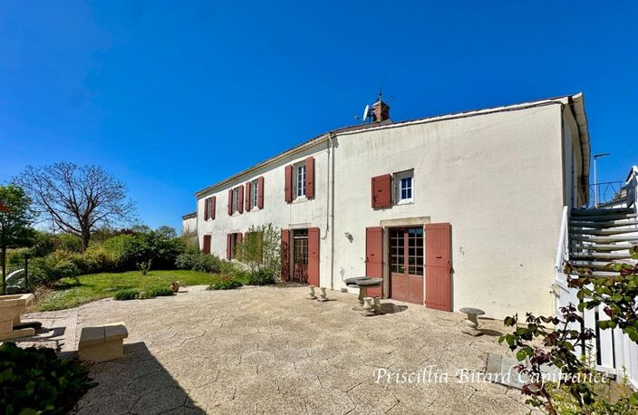 Grande maison familiale avec dépendances et fort potentiel d'aménagement — photo 3
