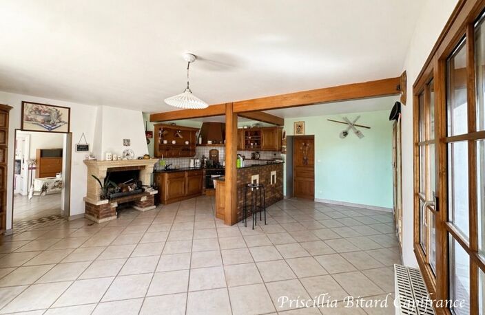 Grande maison familiale avec dépendances et fort potentiel d'aménagement — photo 4