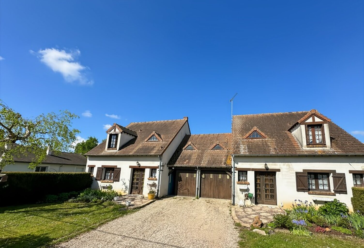 VILLEMARECHAL (77) Très rare ! 2 maisons de 115 m2 sur une seule parcelle terrain de 1 700 m2 — photo 1