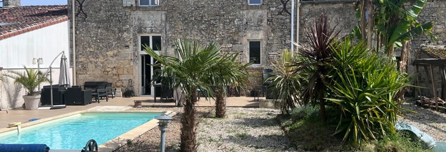 Maison 5 Pièces 147 m² à vendre à Varzay (17460)