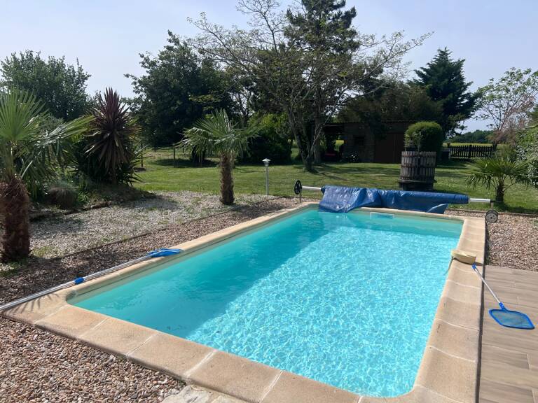 Maison à vendre 5 pièces VARZAY (17) avec piscine — photo 1