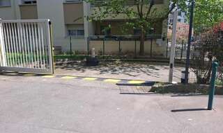 Garage   m² à louer à Lyon 7 (69007)