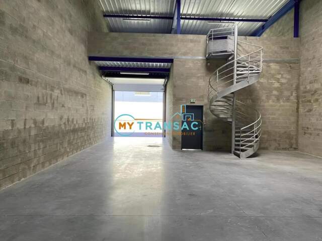 My transac vous propose à la location des locaux d'activité de 240m² à 480m² sur la commune de courtry — photo du bien