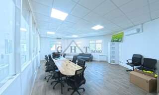 Bureau  185 m² à louer à Créteil (94000)