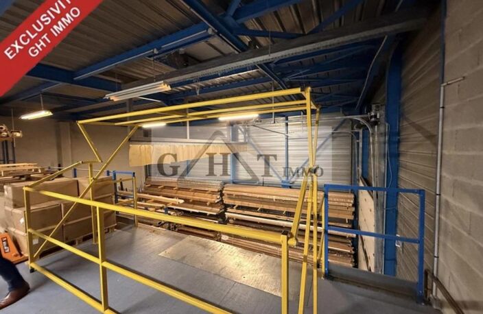 1 137 M2 - ENTREPOT BUREAUX A VENDRE A EMERAINVILLE — photo 3