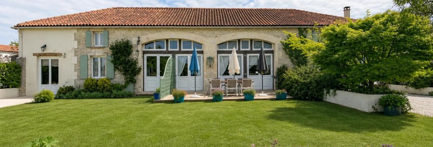 Maison 7 Pièces 201 m² à vendre à Matha (17160)