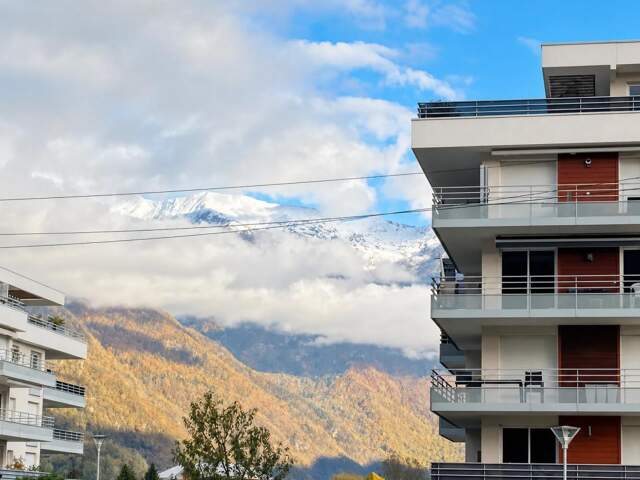Appartement lumineux avec balcon et stationnement dans le quart — photo du bien