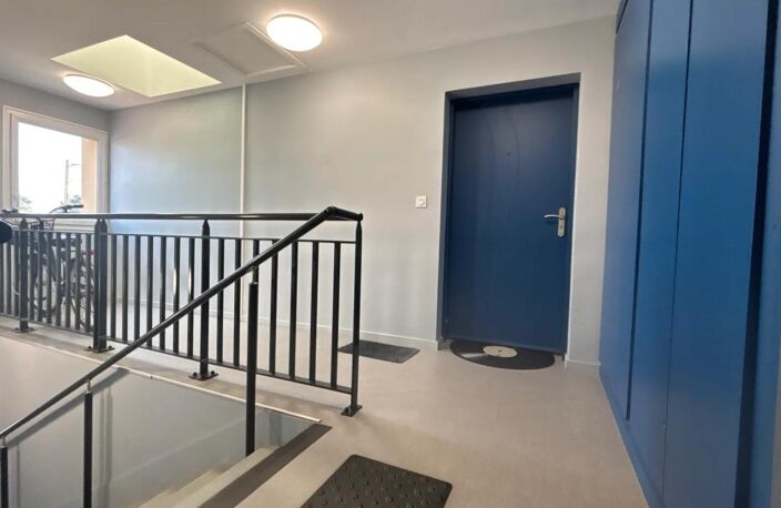 Clé en Main : Charmant T2 Récent avec Balcon et Parking — photo 3