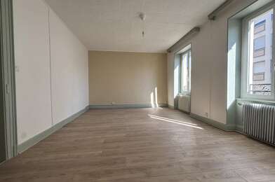 Appartement 3 pièces 830 €