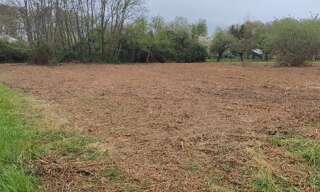 Terrain  1635 m² à vendre à Saint-Capraise-de-Lalinde (24150)