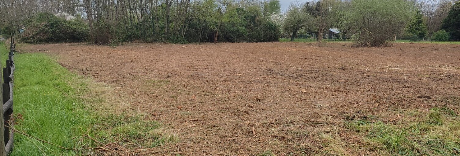 Terrain  1635 m² à vendre à Saint-Capraise-de-Lalinde (24150)